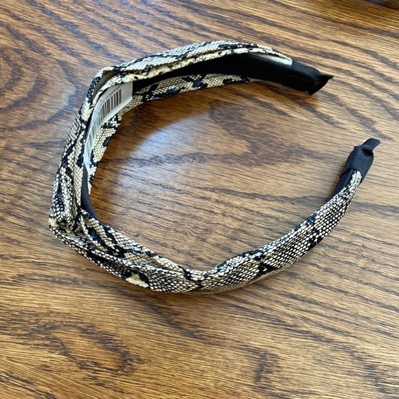 Boutique Overstock! NEW! Lot of 8 Snakeskin Print Headbands - Picture 6 of 12